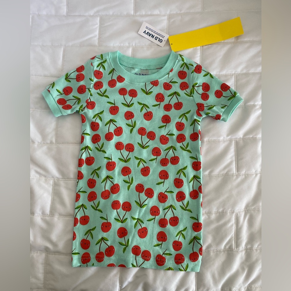 NWT Old Navy 5T Pajama Set